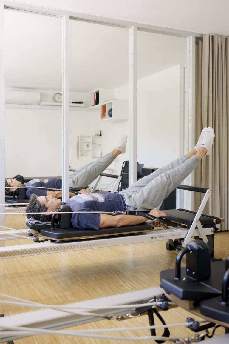 Séance de pilates thérapeutique sur Reformer au Centre Jean Violette